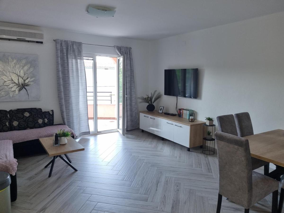 Apartments Ledic Krvavica Exterior foto